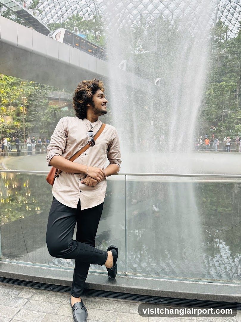 Man at the Jewel Changi fountain