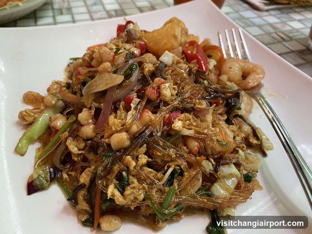 Stir-fried Glass Noodles with Shrimp and Vegetables