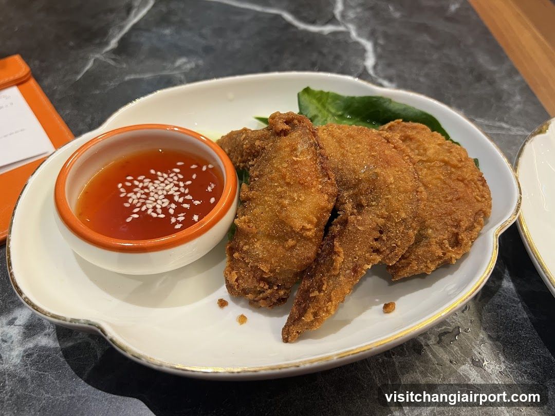 Fried Chicken Wings with Sauce