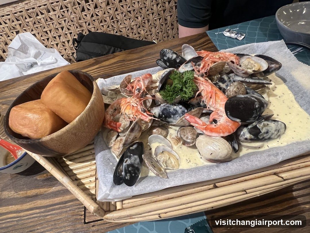 Seafood Platter with Bread